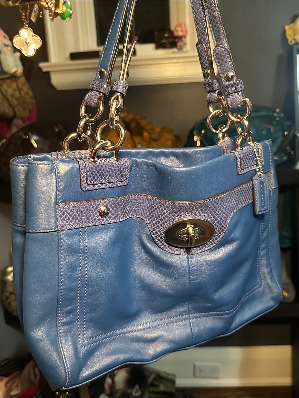 Coach Blue Leather Shoulder turn lock Bag